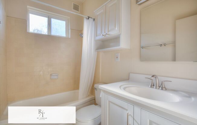 Charming Azusa 2 Bedroom 1 Bathroom Apartment with Modern Upgrades
