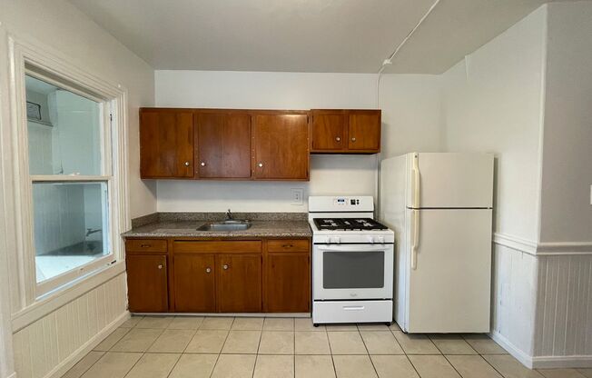 2 beds, 1 bath, $3,000, Unit 391 7th Ave