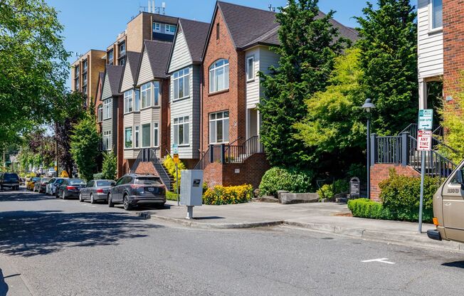 Modern Downtown Vancouver Townhouse!