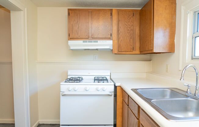 1 bed, 1 bath, $1,200, Unit Unit #C