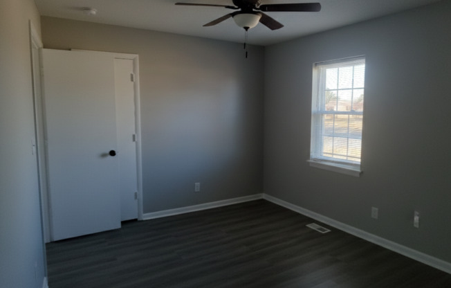 3 beds, 1 bath, 1,000 sqft, $1,150