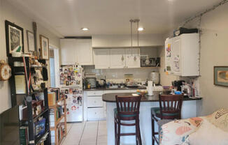 2 beds, 1 bath, $2,600