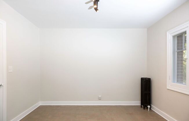 2 beds, 1 bath, 900 sqft, $1,395, Unit 318