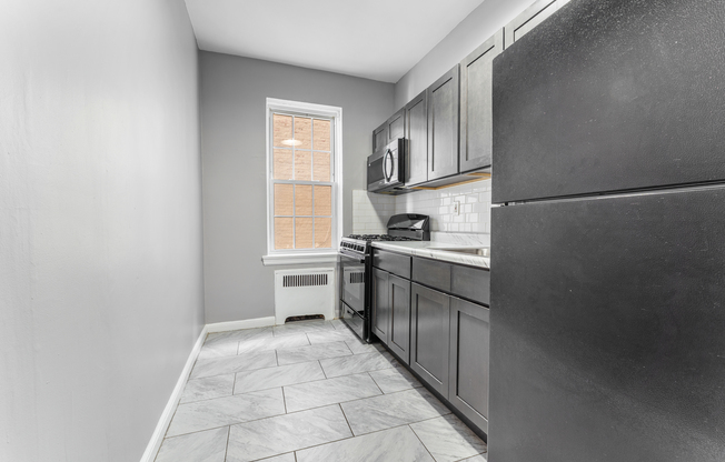 2 CHAPMAN PL