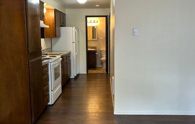 1 bed, 1 bath, 510 sqft, $1,050, Unit 3825 24th Pl NE
