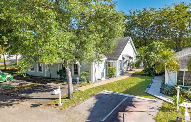 11110 SW 9TH PL DAVIE, FL 33324