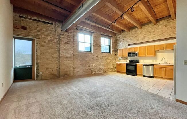 3 beds, 2 baths, 1,512 sqft, $2,700, Unit 206