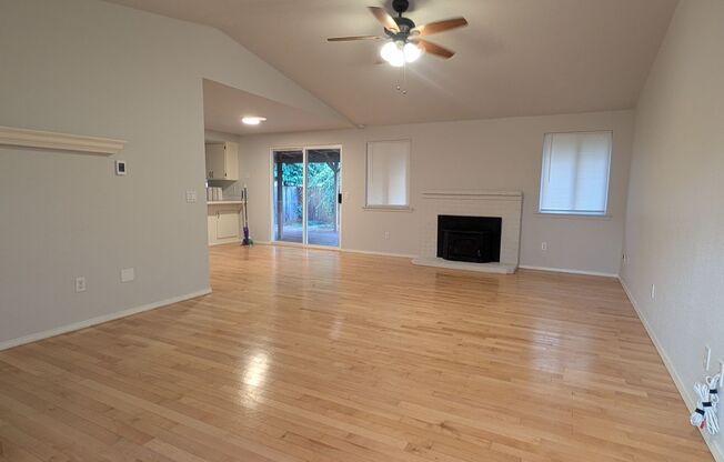 3 Bedroom Rambler with fenced yard on a Cul-de-Sac