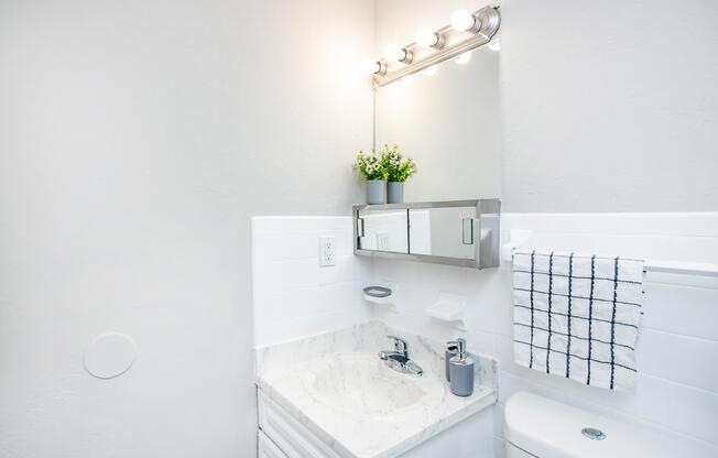 Studio, 1 bath, 400 sqft, $825