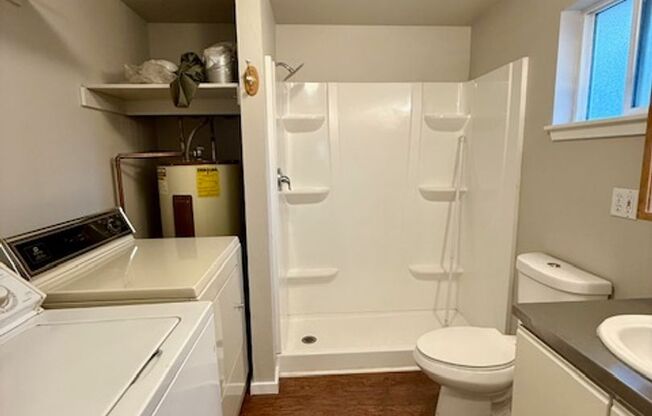 Studio, 1 bath, 520 sqft, $1,350, Unit Centennial St., 737 SE