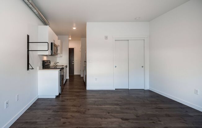 1 bed, 1 bath, 590 sqft, $1,250, Unit 108