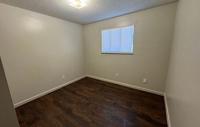 3 beds, 1 bath, $1,150