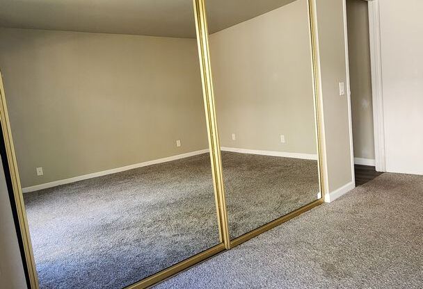 1 bed, 1 bath, 720 sqft, $1,990, Unit 21