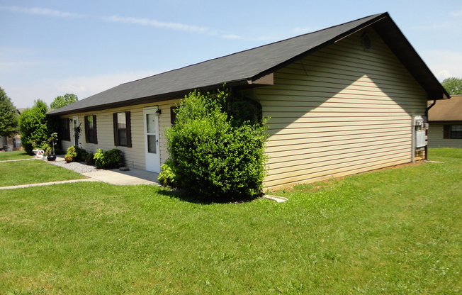 2 Bedroom Duplex – Move-In Ready!