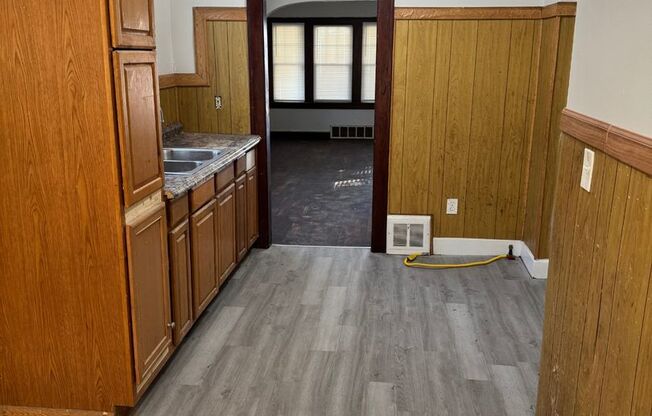 2 beds, 1 bath, $950