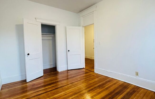 2 beds, 1 bath, 595 sqft, $3,200, Unit 46