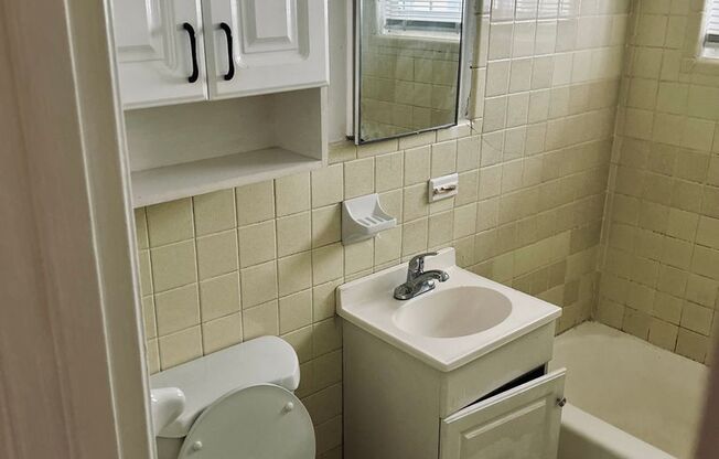 1 bed, 1 bath, 875 sqft, $1,525, Unit 909 #5