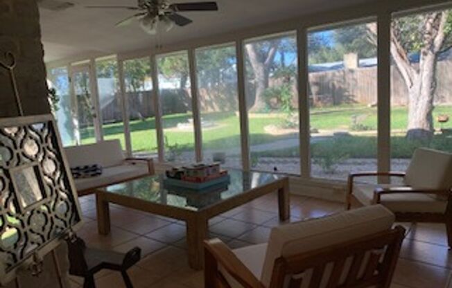 3 beds, 2 baths, $3,300