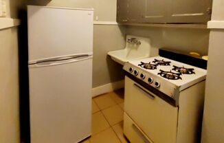 Studio, 1 bath, 400 sqft, $635, Unit 1232