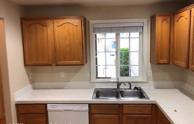 3902 - 3904 Pringle Creek Ct SE