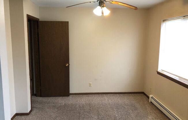 1 bed, 1 bath, $850, Unit Apt #5