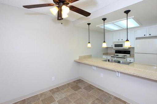 2 beds, 2 baths, $2,295, Unit 206