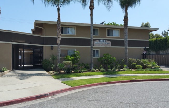 2 beds, 1 bath, 800 sqft, $2,050, Unit 4133-H