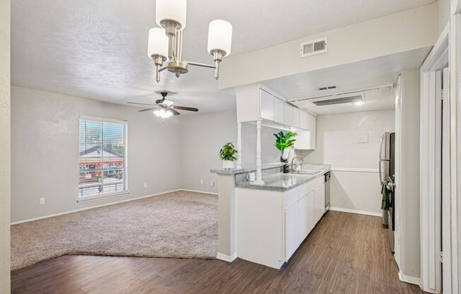 1 bed, 1 bath, 651 sqft, $1,225, Unit 257