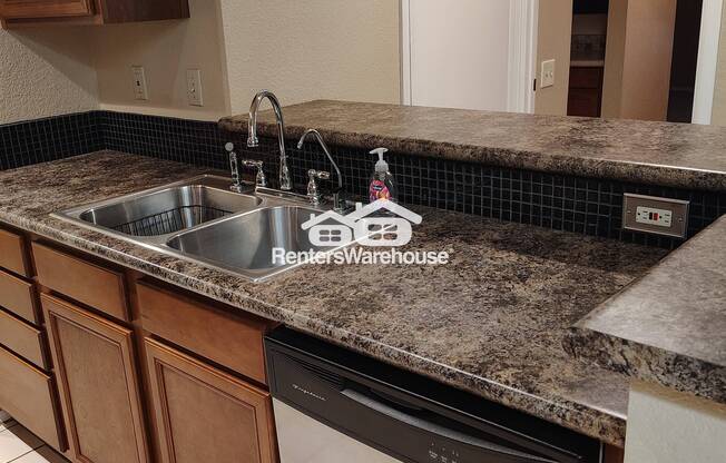 2035 South Elm Street  Unit 122