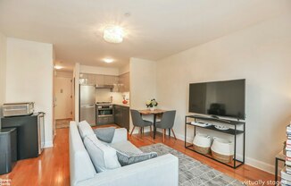 505 W 47 ST
