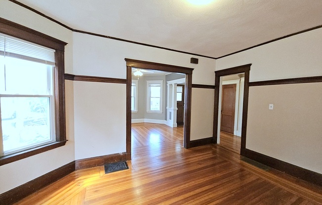 11 BARTON ST