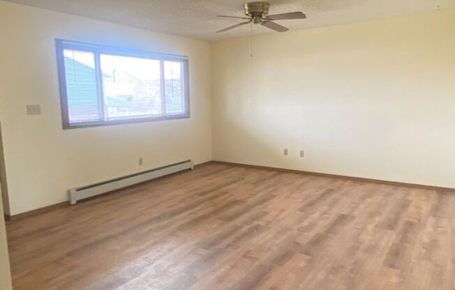 Bright & Roomy 2 Bedroom Apartment in Greeley - Available Now!