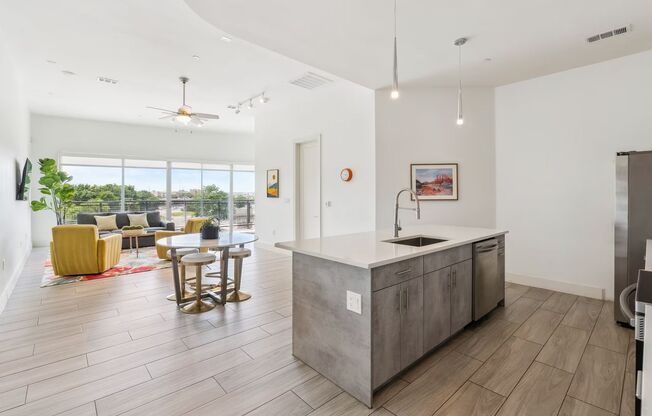 1 bed, 2 baths, $1,799, Unit 416