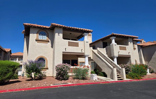 A Gorgeous 2 Bedroom, 2 Bathroom Condo Centrally Located.