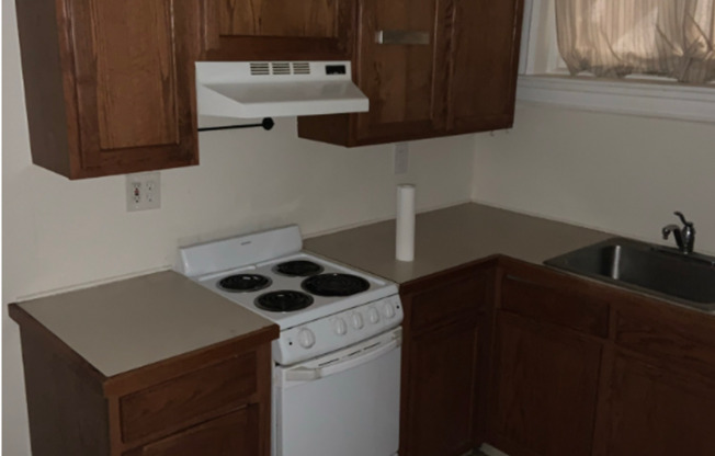 1 bed, 1 bath, $1,350, Unit 24S-1