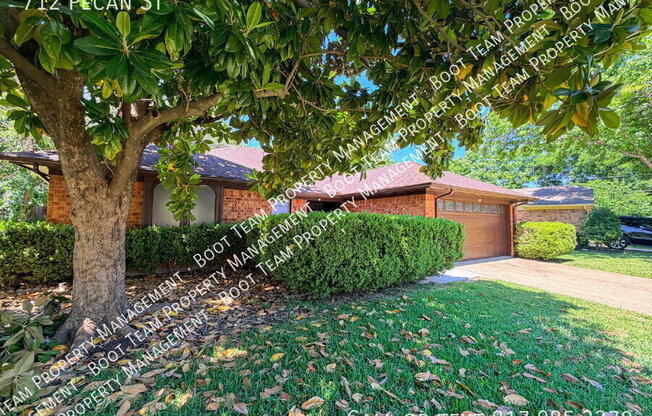712 PECAN ST