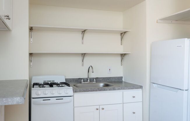 1 bed, 1 bath, 550 sqft, $950, Unit 1917-13