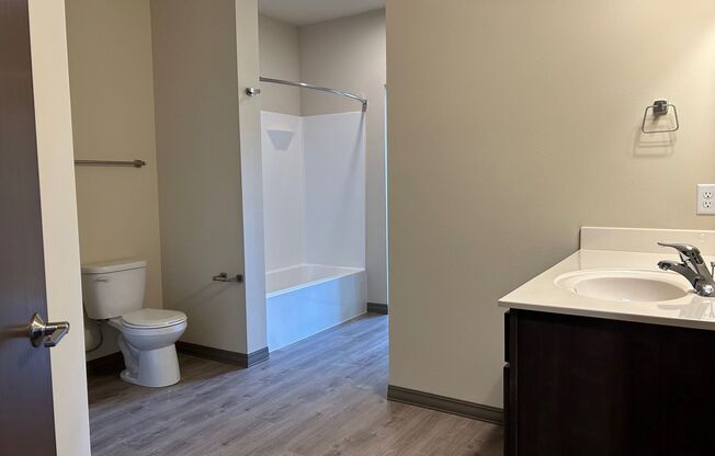 2 beds, 2 baths, 1,150 sqft, $1,935, Unit 5380300