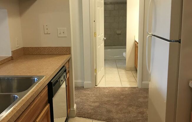 2 beds, 2 baths, 840 sqft, $1,875, Unit 4-0306