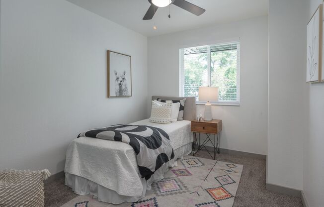 2 beds, 1 bath, 750 sqft, $1,295, Unit H9