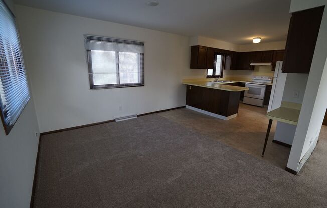 2 beds, 1 bath, $1,525, Unit 5322