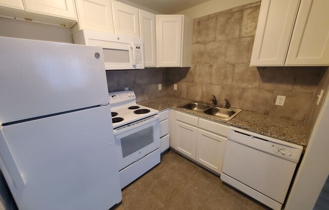 2 beds, 1 bath, $950