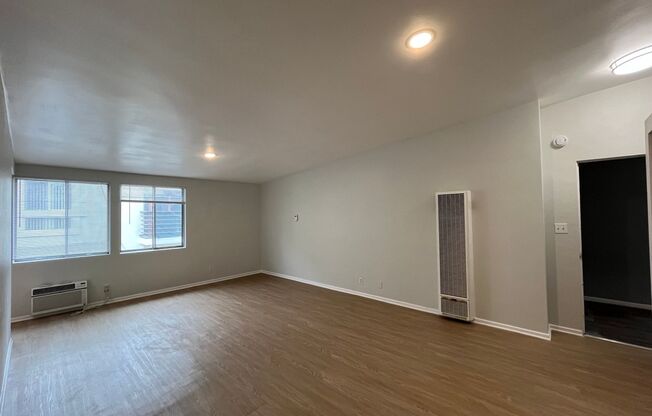 Studio, 1 bath, 615 sqft, $1,998, Unit 219
