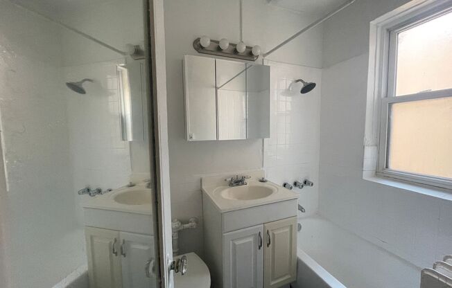 1 bed, 1 bath, 600 sqft, $1,595, Unit 209