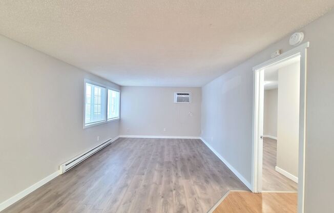 1 bed, 1 bath, $995, Unit 210