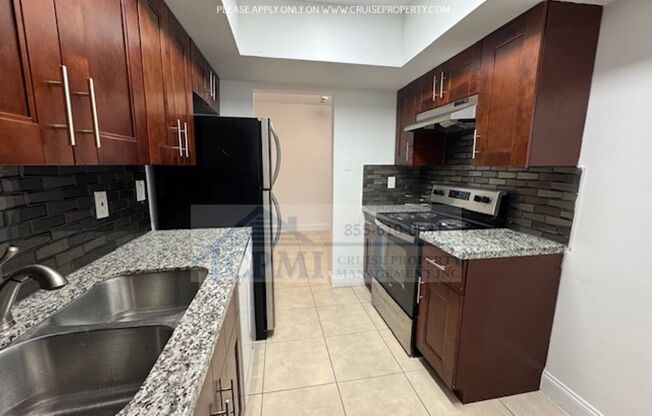 1 bed, 1 bath, 751 sqft, $1,725, Unit 5