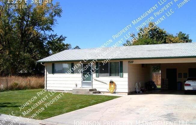 1329 E 3 ST