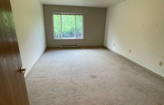 2 beds, 1 bath, 1,000 sqft, $1,100