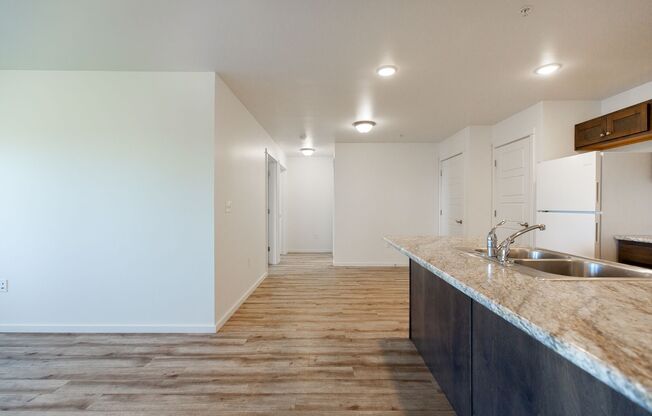 2 beds, 2 baths, 952 sqft, $1,695, Unit 116-205