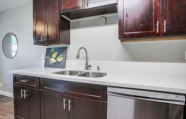 2 beds, 2 baths, 1,000 sqft, $2,595, Unit 23